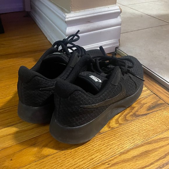 All Black Nike Running Shoes - Women's Size 8 - Picture 1 of 3